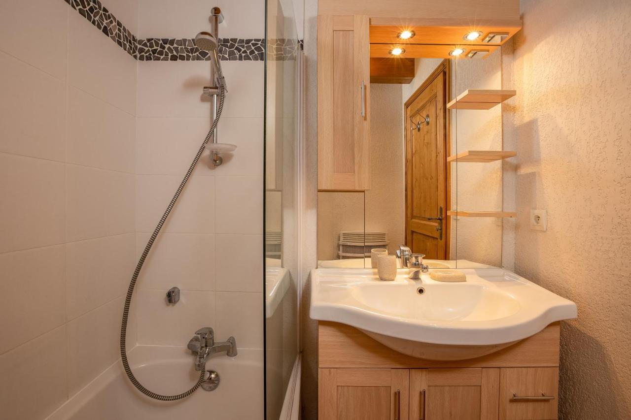 Chateau - Charming Apartment In The City Center With 3 Bedrooms - By Cozee Rentals 생제르베레뱅 외부 사진