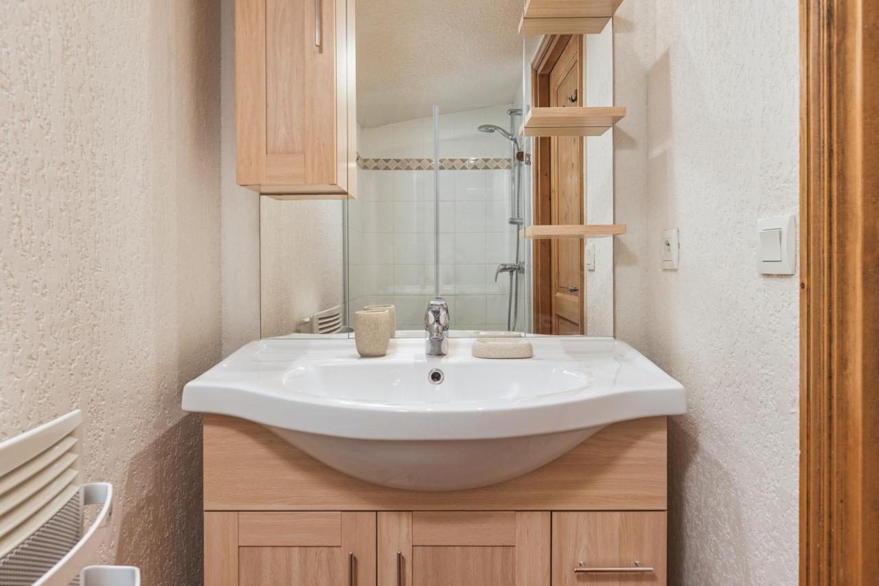 Chateau - Charming Apartment In The City Center With 3 Bedrooms - By Cozee Rentals 생제르베레뱅 외부 사진